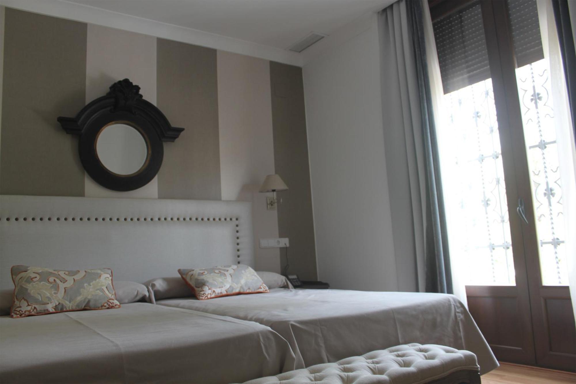 Hotel Villa Maria Cabra Ngoại thất bức ảnh